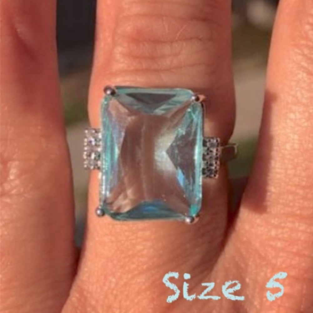 5⭐ Rated Sterling Silver Aquamarine Ring Size 5